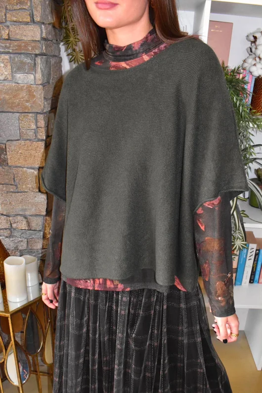 Tiby Cashmere Touch Layering Top Baroque Country Bloom Green